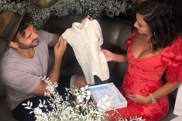 Its a... Ryan Thomas and Lucy Mecklenburgh reveal babys gender