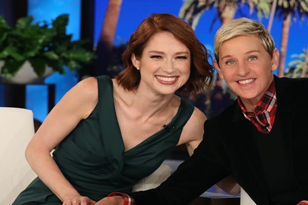I M 102 Weeks Pregnant Actress Ellie Kemper Shows Off Huge