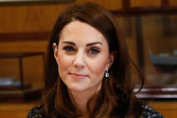 Kate Middleton stuns in beautiful green dress at Buckingham Palace reception