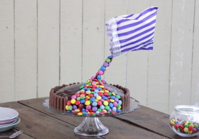 Recipe: Are you up for the challenge? How to make a Gravity cake