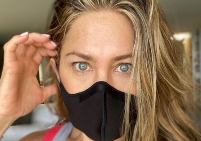 So many lives have been taken: Jennifer Aniston urges people to wear masks
