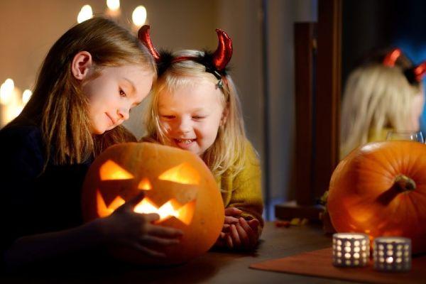 4 indoor activities to do with the kids this Halloween season