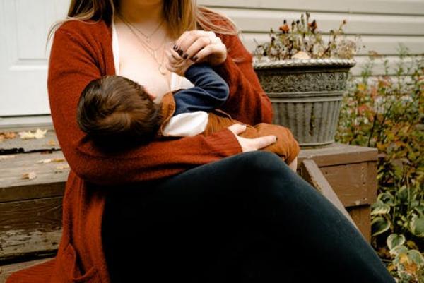Need breastfeeding support? Check out this mums great idea!
