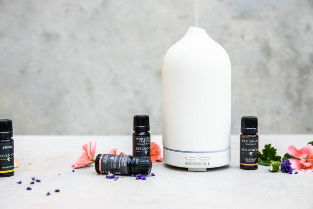 Naturally boost your health & wellbeing with this essential oil & diffuser range