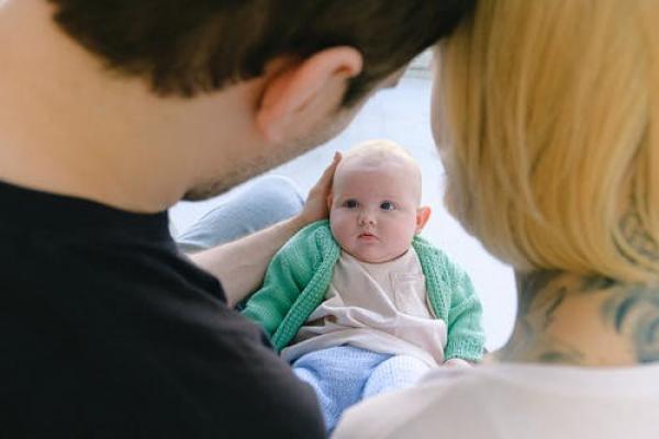5 ways for dad to bond with baby in the first 6 months