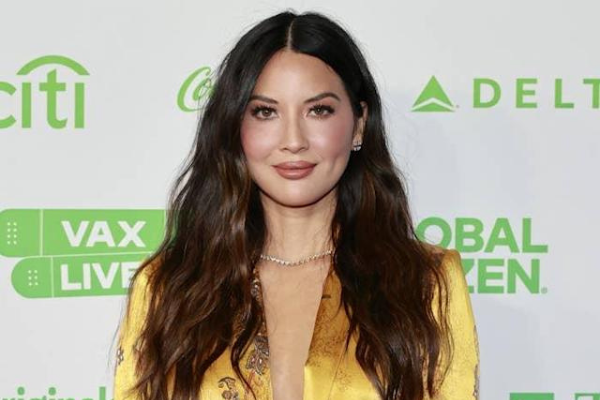 New-mum Olivia Munn gets open and honest about her breastfeeding struggles