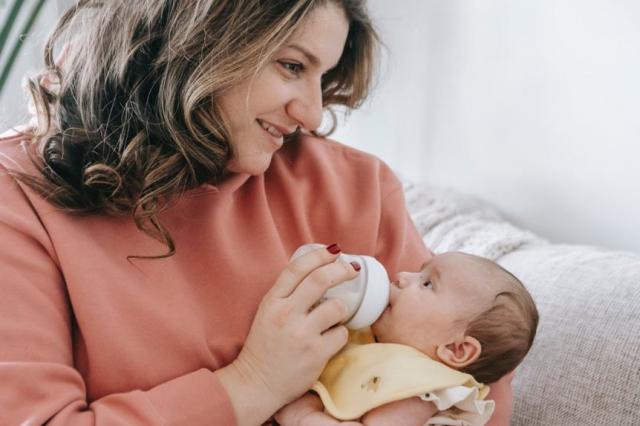 Finding the right milk for your baby if youre bottle feeding